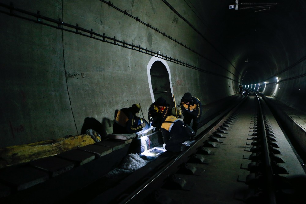 龙游铁路运营隧道病害现状